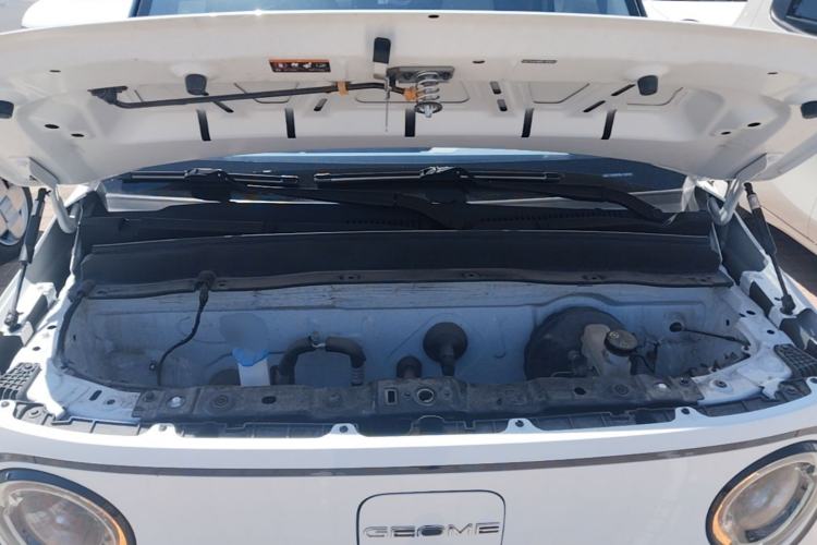 Used Geely Galaxy Panda 2024 200km Panda Kart Engine Bay