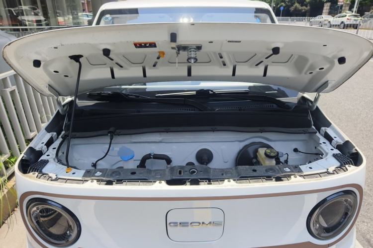Used Geely Galaxy Panda 2024 Panda Mini 200km Endurance Bear Engine Bay