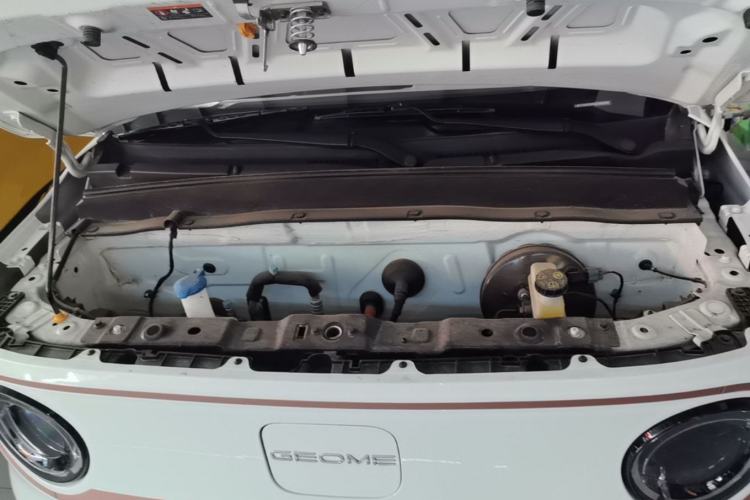 Used Geely Galaxy Panda 2024 Panda Mini 200km Endurance Bear Engine Bay