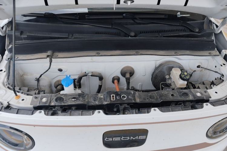 Used Geely Galaxy Panda 2024 Panda Mini 200km Endurance Bear Engine Bay