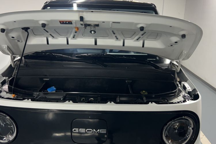 Used Geely Galaxy Panda 2024 Panda Mini 200km Endurance Bear Engine Bay