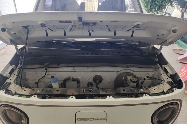 Used Geely Galaxy Panda 2024 Panda Mini 200km Endurance Bear Engine Bay
