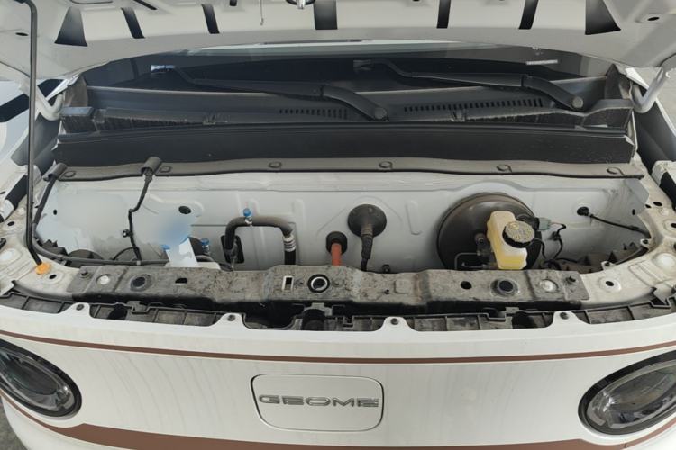 Used Geely Galaxy Panda 2024 Panda Mini 200km Endurance Bear Engine Bay