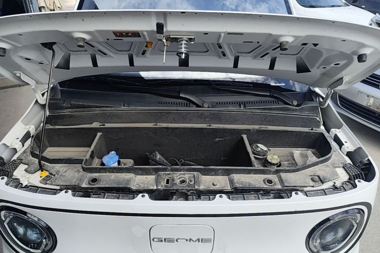 Used Geely Galaxy Panda 2024 Panda Mini 200km Endurance Bear Engine Bay