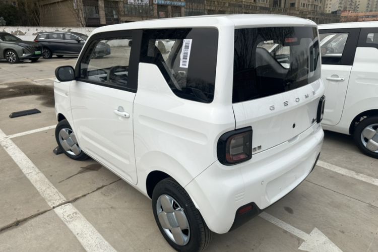 Used Geely Galaxy Panda 2024 Panda Mini 200km Endurance Bear Exterior 1