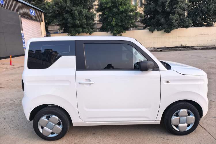 Used Geely Galaxy Panda 2024 Panda Mini 200km Endurance Bear Exterior 1