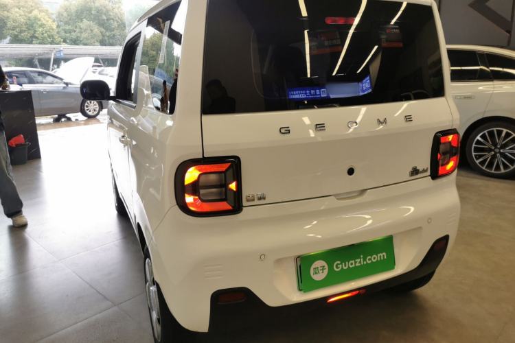 Used Geely Galaxy Panda 2024 Panda Mini 200km Endurance Bear Exterior 1