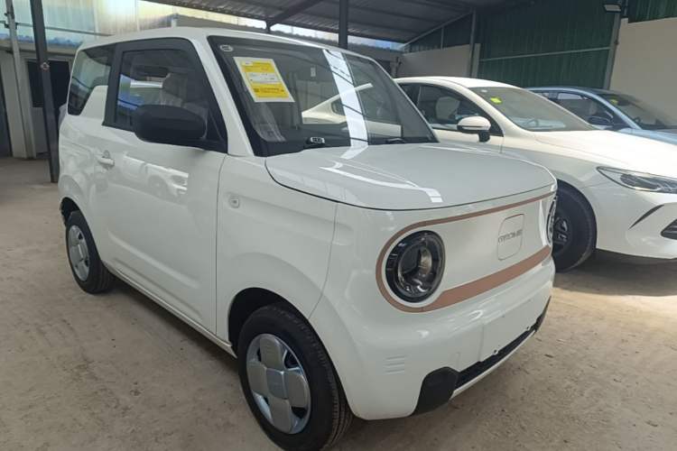 Used Geely Galaxy Panda 2024 Panda Mini 200km Endurance Bear Exterior 1