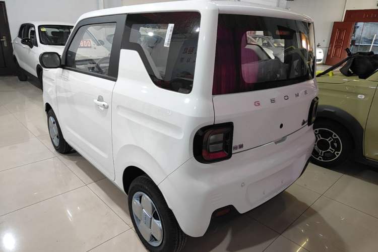 Used Geely Galaxy Panda 2024 Panda Mini 200km Endurance Bear Exterior 2