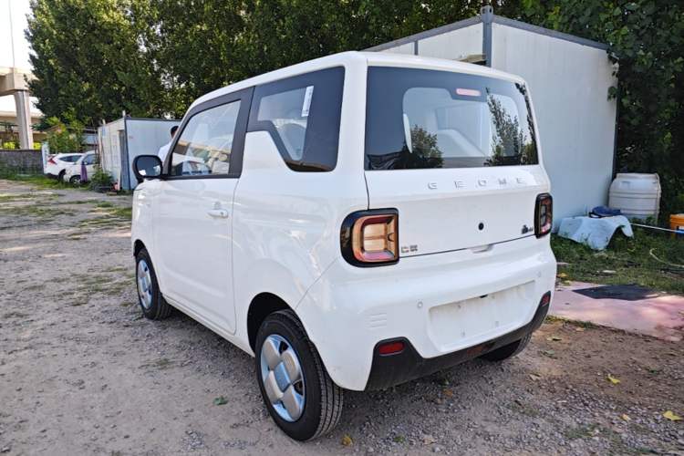 Used Geely Galaxy Panda 2024 Panda Mini 200km Endurance Bear Exterior 2