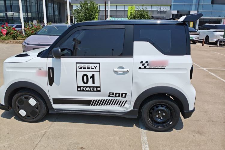 Used Geely Galaxy Panda 2024 200km Panda Kart Exterior 2