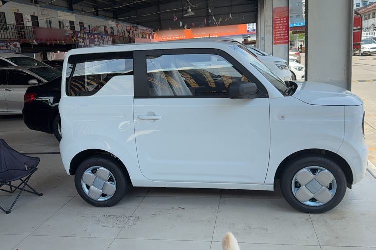 Used Geely Galaxy Panda 2024 Panda Mini 200km Endurance Bear Exterior 2