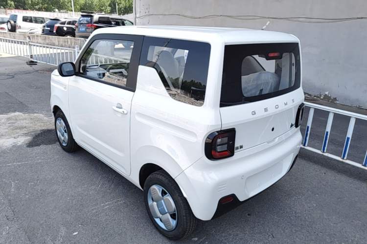 Used Geely Galaxy Panda 2024 Panda Mini 200km Endurance Bear Exterior 2