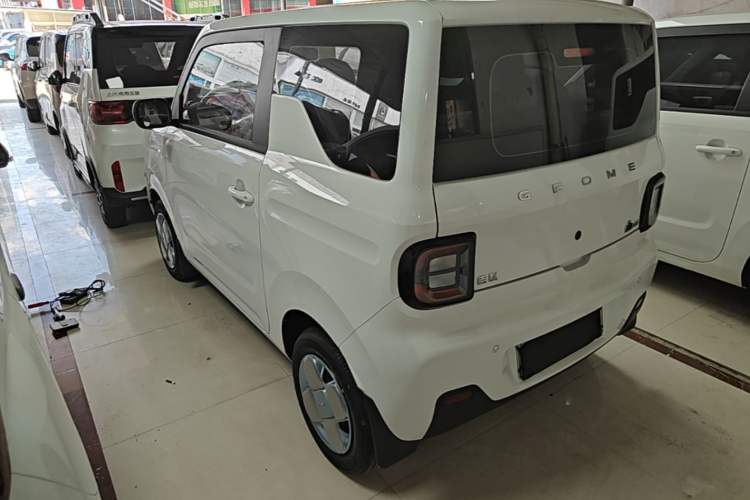 Used Geely Galaxy Panda 2024 Panda Mini 200km Endurance Bear Exterior 2