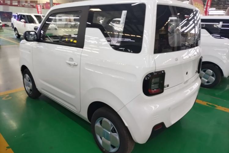 Used Geely Galaxy Panda 2024 Panda Mini 200km Endurance Bear Exterior 2