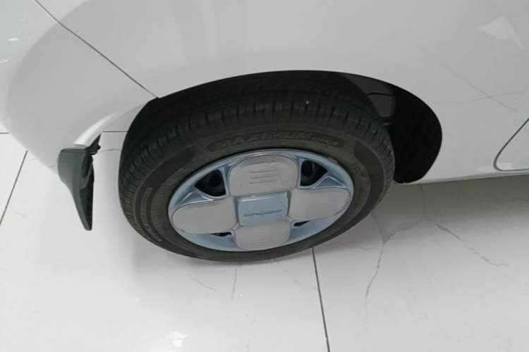 Used Geely Galaxy Panda 2024 Panda Mini 200km Endurance Bear Exterior 2