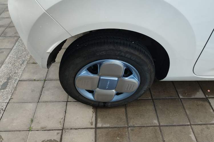 Used Geely Galaxy Panda 2024 Panda Mini 200km Endurance Bear Exterior 2