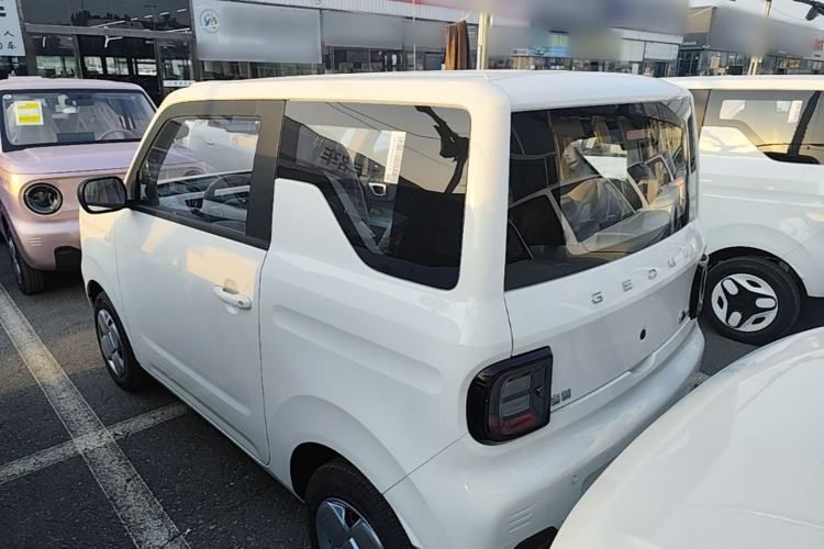 Used Geely Galaxy Panda 2024 Panda Mini 200km Endurance Bear Exterior 2