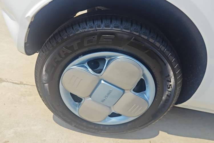 Used Geely Galaxy Panda 2024 Panda Mini 200km Endurance Bear Exterior 3