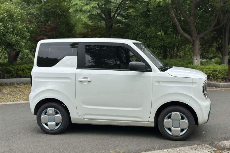 Used Geely Galaxy Panda 2024 Panda Mini 200km Endurance Bear Exterior 3