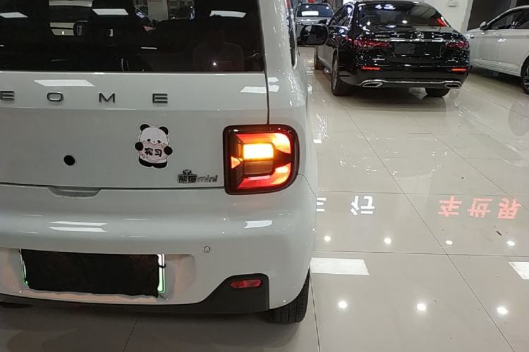 Used Geely Galaxy Panda 2024 Panda Mini 200km Endurance Bear Exterior 3
