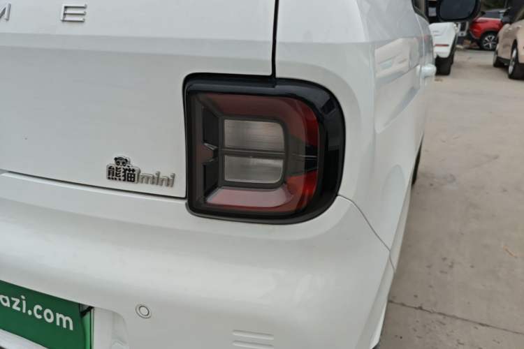 Used Geely Galaxy Panda 2024 Panda Mini 200km Endurance Bear Exterior 3