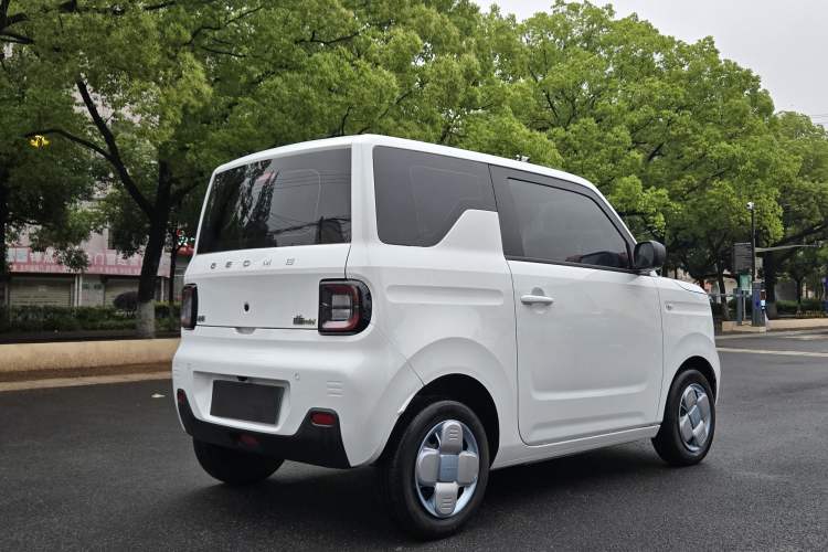 Used Geely Galaxy Panda 2024 Panda Mini 200km Endurance Bear Exterior 3