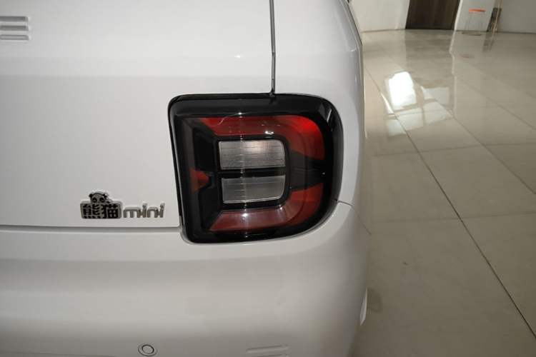 Used Geely Galaxy Panda 2024 Panda Mini 200km Endurance Bear Exterior 3