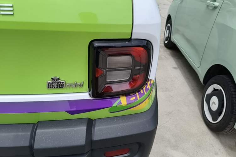 Used Geely Galaxy Panda 2024 200km Panda Kart Exterior 3