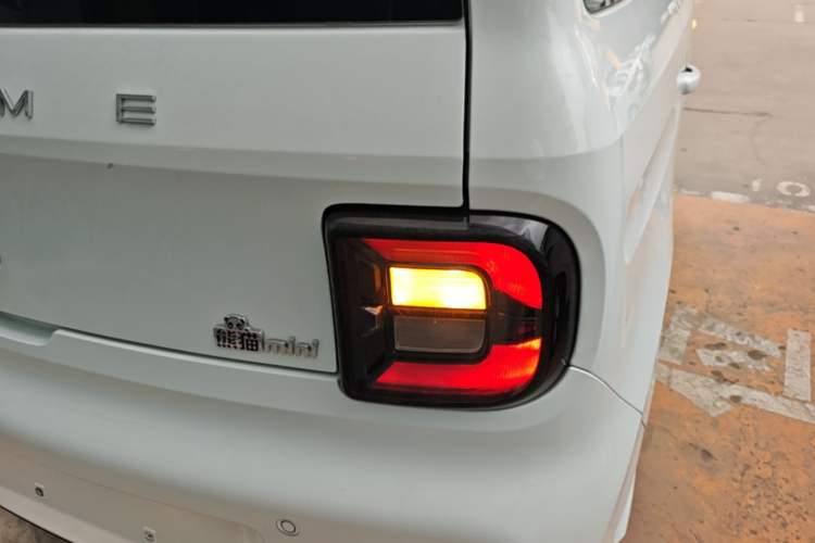 Used Geely Galaxy Panda 2024 Panda Mini 200km Endurance Bear Exterior 3