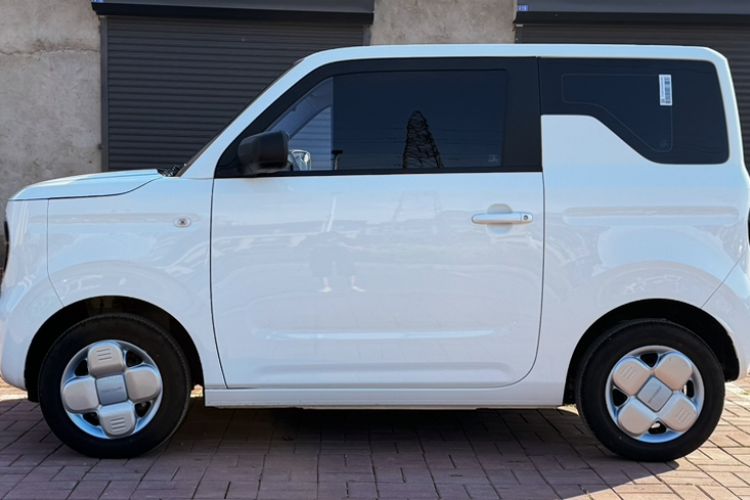 Used Geely Galaxy Panda 2024 Panda Mini 200km Endurance Bear Exterior 3