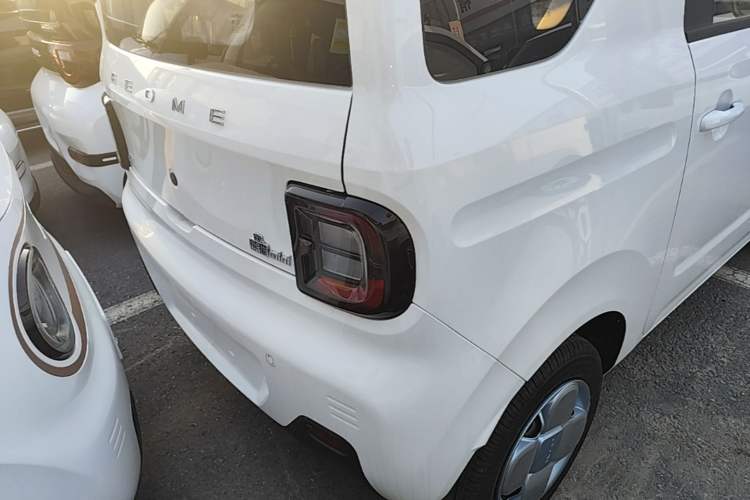 Used Geely Galaxy Panda 2024 Panda Mini 200km Endurance Bear Exterior 3