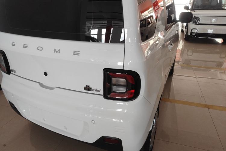 Used Geely Galaxy Panda 2024 Panda Mini 200km Endurance Bear Exterior 3