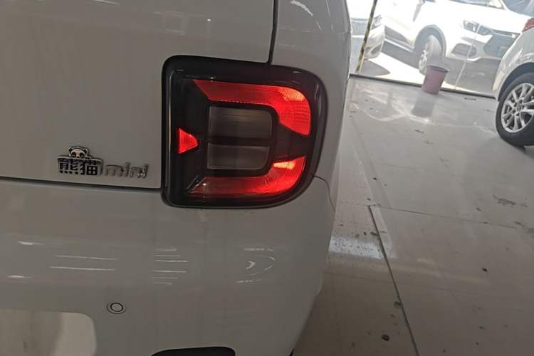 Used Geely Galaxy Panda 2024 Panda Mini 200km Endurance Bear Exterior 3