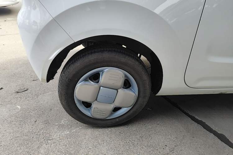 Used Geely Galaxy Panda 2024 Panda Mini 200km Endurance Bear Exterior 3