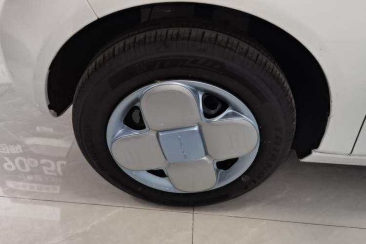 Used Geely Galaxy Panda 2024 Panda Mini 200km Endurance Bear Exterior 4