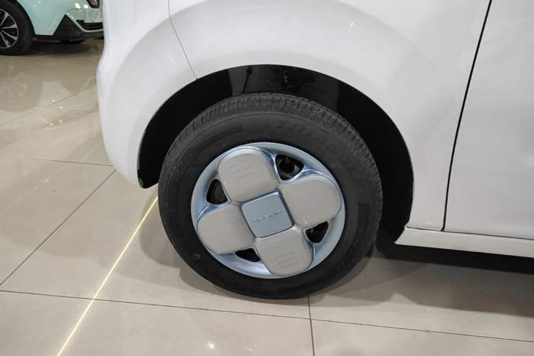 Used Geely Galaxy Panda 2024 Panda Mini 200km Endurance Bear Exterior 4