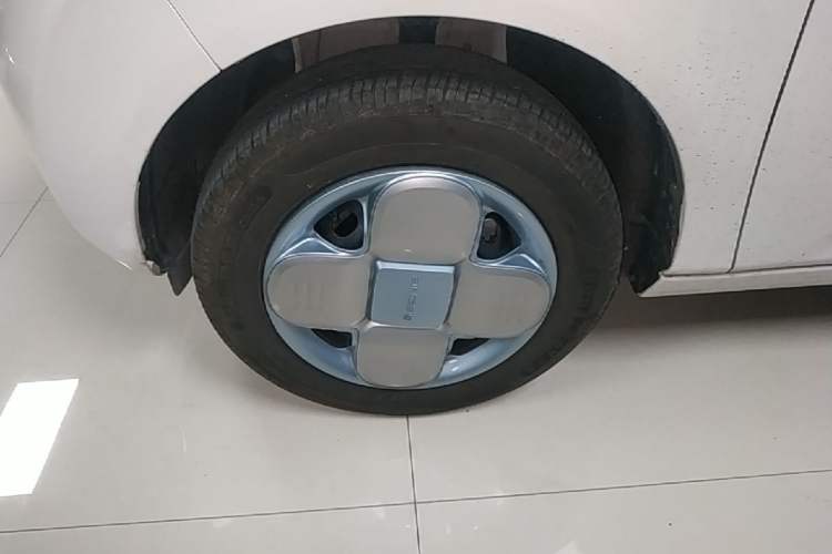 Used Geely Galaxy Panda 2024 Panda Mini 200km Endurance Bear Exterior 4