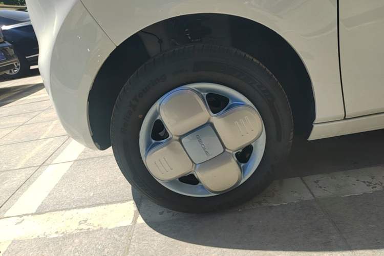 Used Geely Galaxy Panda 2024 Panda Mini 200km Endurance Bear Exterior 4