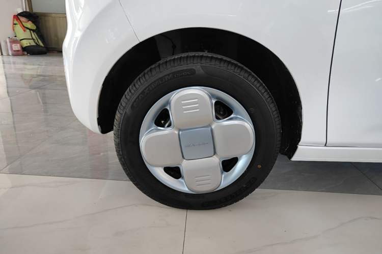 Used Geely Galaxy Panda 2024 Panda Mini 200km Endurance Bear Exterior 4