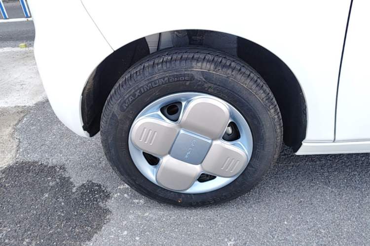 Used Geely Galaxy Panda 2024 Panda Mini 200km Endurance Bear Exterior 4