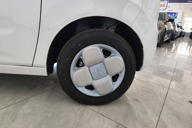 Used Geely Galaxy Panda 2024 Panda Mini 200km Endurance Bear Exterior 4