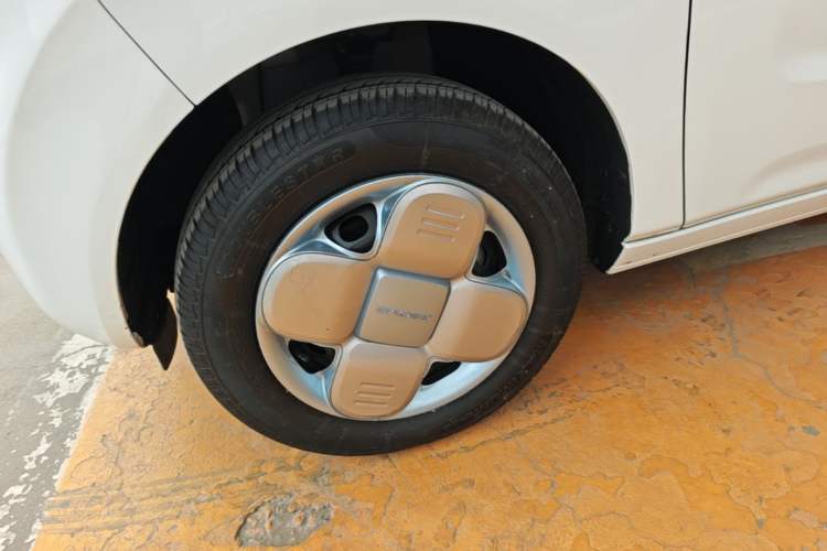 Used Geely Galaxy Panda 2024 Panda Mini 200km Endurance Bear Exterior 4