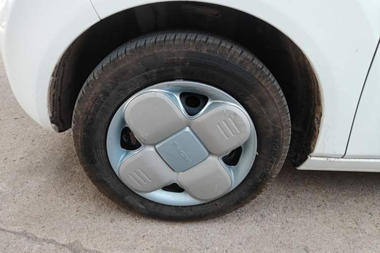 Used Geely Galaxy Panda 2024 Panda Mini 200km Endurance Bear Exterior 4