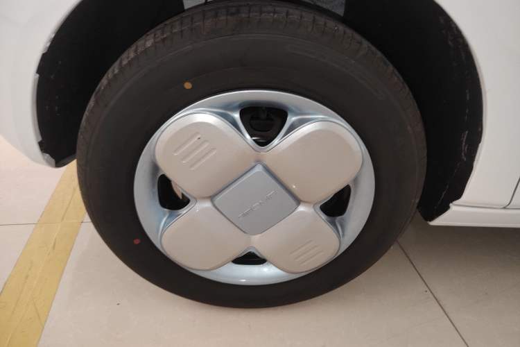 Used Geely Galaxy Panda 2024 Panda Mini 200km Endurance Bear Exterior 4