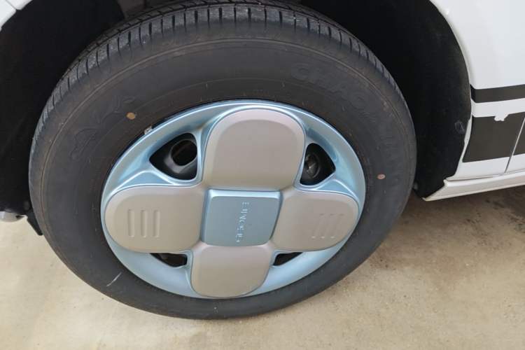 Used Geely Galaxy Panda 2024 Panda Mini 200km Endurance Bear Exterior 4