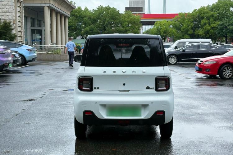 Used Geely Galaxy Panda 2024 Panda Mini 200km Endurance Bear Exterior 4