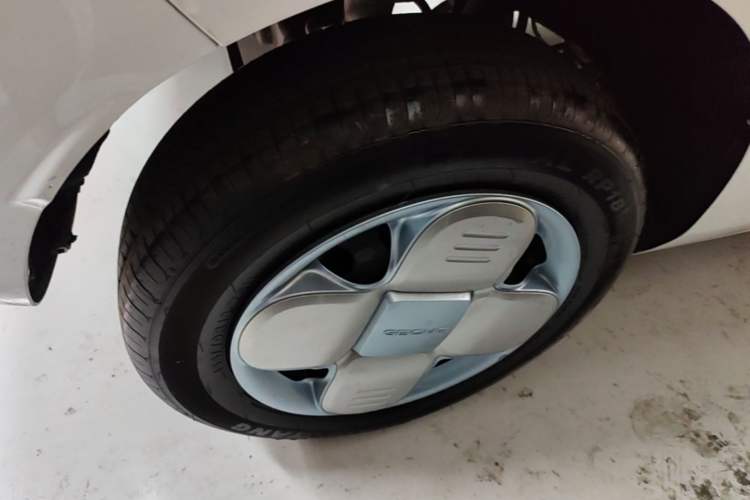 Used Geely Galaxy Panda 2024 Panda Mini 200km Endurance Bear Exterior 5