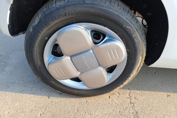 Used Geely Galaxy Panda 2024 Panda Mini 200km Endurance Bear Exterior 5