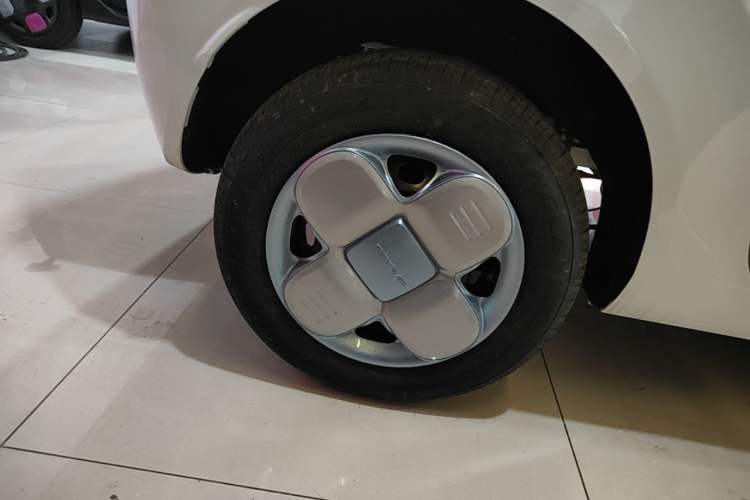 Used Geely Galaxy Panda 2024 Panda Mini 200km Endurance Bear Exterior 5